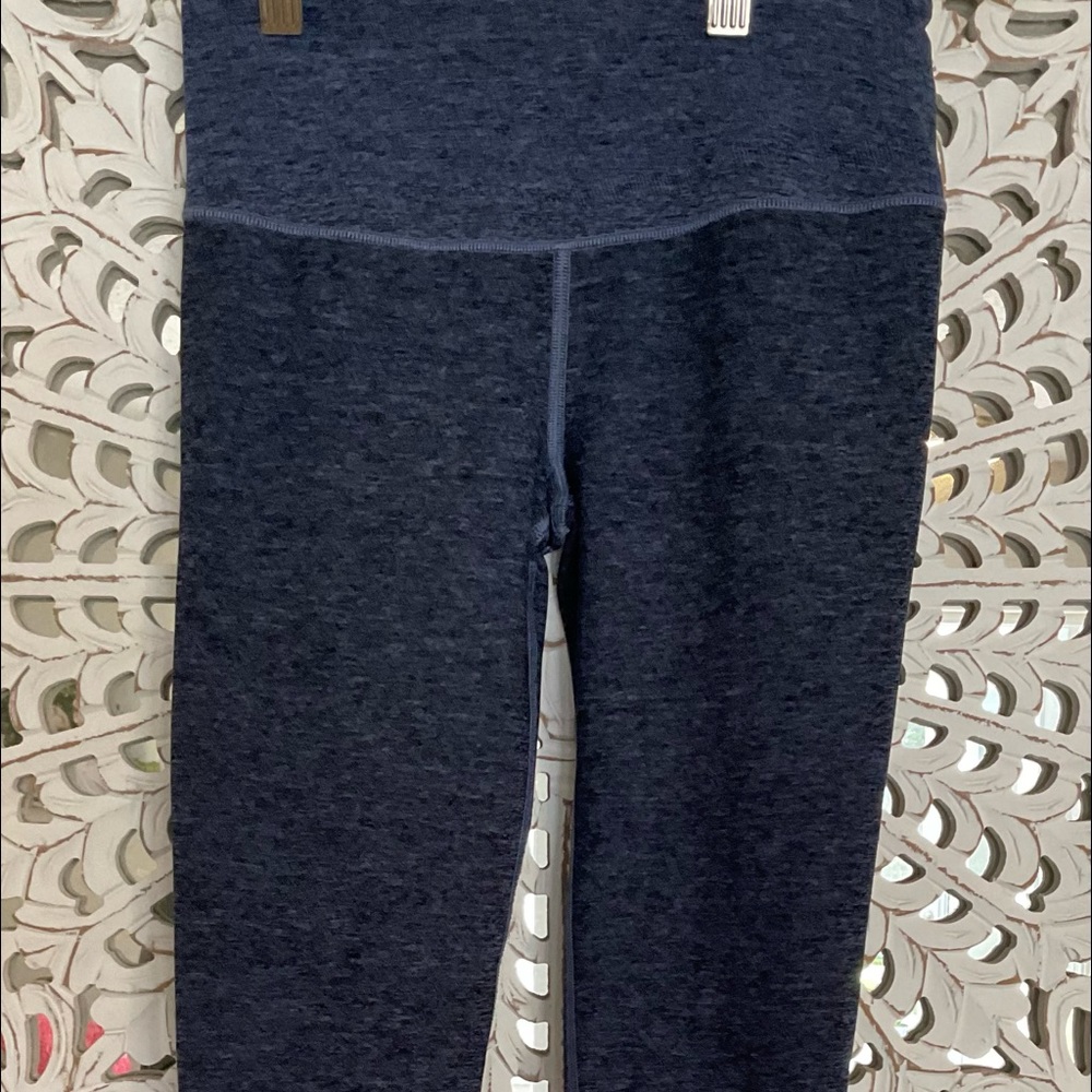 Victoria Secret Sport XS leggings.  Cute detail heel cut out.